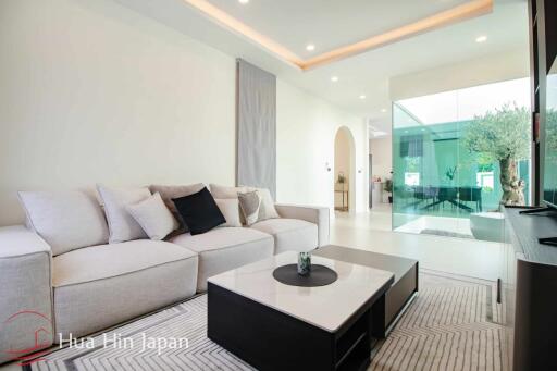 Contemporary Design Unique 3 Bedroom Pool Villa Near Banyan Golf (Off-Plan)