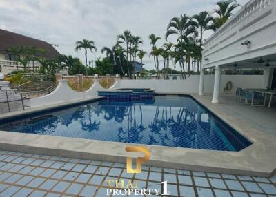 Newly renovated 3 bed pool villa Pattaya