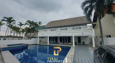 Newly renovated 3 bed pool villa Pattaya