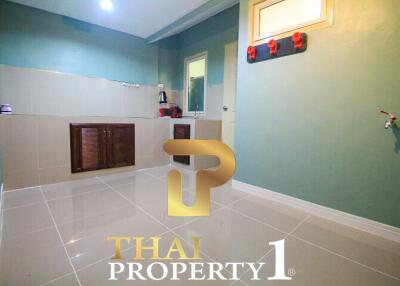 Renoveted 2/3 Bedroom Townhouse For Sale - East Pattaya