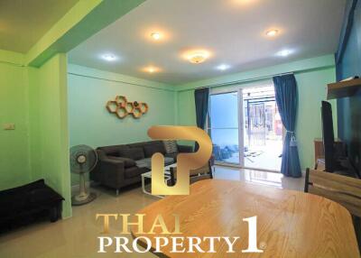 Renoveted 2/3 Bedroom Townhouse For Sale - East Pattaya