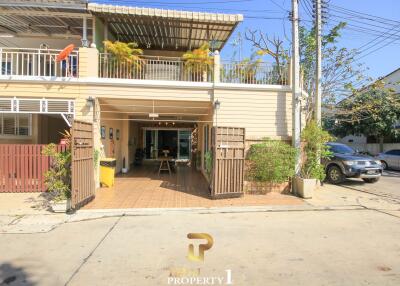 Immaculate Corner 2 Storey Townhouse For Sale - Hua Hin Soi 94