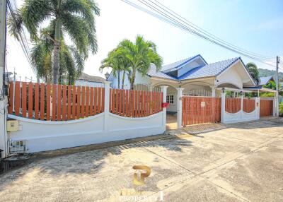 Freestanding Great Location Central 4 Bedroom House For Rent - Hua Hin Soi 70