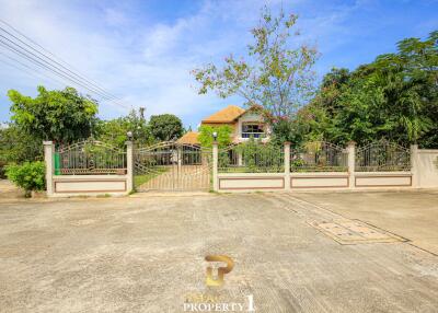 Freestanding 4 Bedroom House On Large Plot - Hua Hin Soi 2