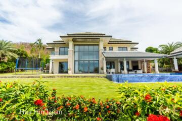 Black Mountain Absolute luxury golf course villa for sale Hua Hin