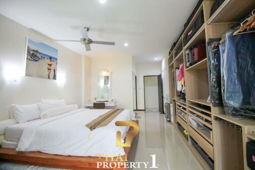 195 ตรม., 3 ห้องนอน, 3 ห้องน้ำ คอนโด ราคา ฿ 10,950,000