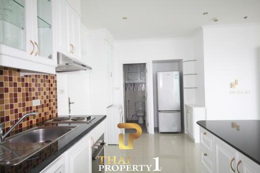 Sea view - Corner one bedroom unit for sale at View Talay 7