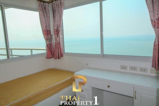 Sea view - Corner one bedroom unit for sale at View Talay 7