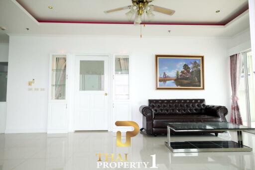 Sea view - Corner one bedroom unit for sale at View Talay 7