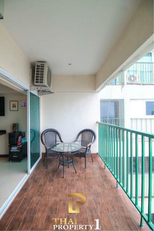 Large One Bed Condo At Sombat Condotel - Pratamnak