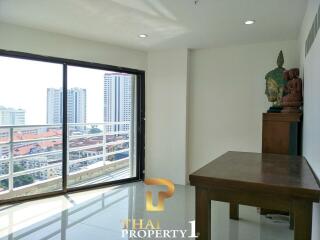 Great Value - Partially Renovated - Foreign Name Owned 3-4 Bed Unit - View Talay 2