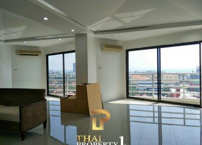 Great Value - Partially Renovated - Foreign Name Owned 3-4 Bed Unit - View Talay 2