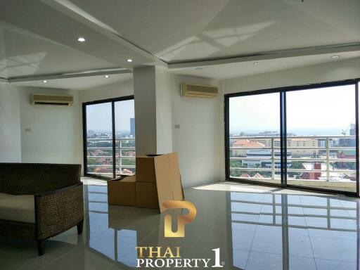 Great Value - Partially Renovated - Foreign Name Owned 3-4 Bed Unit - View Talay 2