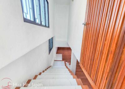 Newly Completed Modern 5 Bedroom Pool Villa with Great View, 15 min South of Hua Hin