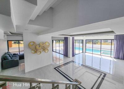 Newly Completed Modern 5 Bedroom Pool Villa with Great View, 15 min South of Hua Hin