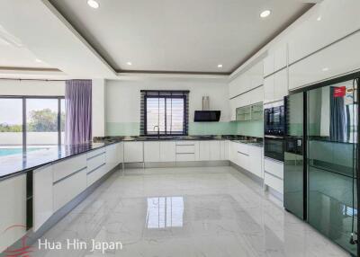 Newly Completed Modern 5 Bedroom Pool Villa with Great View, 15 min South of Hua Hin