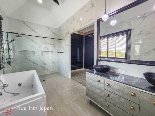 Newly Completed Modern 5 Bedroom Pool Villa with Great View, 15 min South of Hua Hin