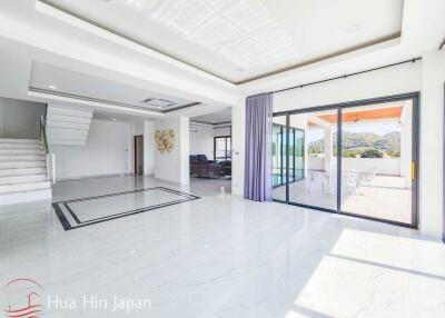 Newly Completed Modern 5 Bedroom Pool Villa with Great View, 15 min South of Hua Hin