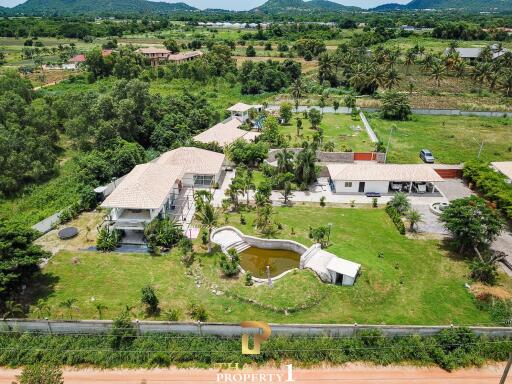 5 Bedroom House On A Large 3,154 land At  Palm Gate - Hua Hin