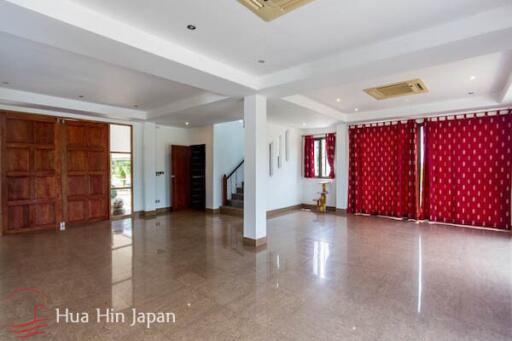 Big luxury estate villa with very large land for sale west of Hua Hin