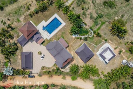 Big luxury estate villa with very large land for sale west of Hua Hin