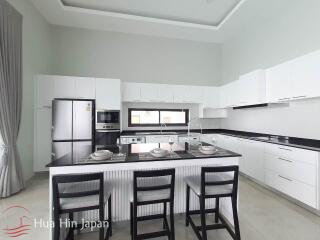 Newly Completed 3 Bedroom Pool Villa on Soi 70 (Fully Furnished, Ready to move in )