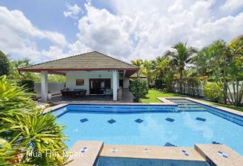 **Recently Remodeled** Spacious 3 Bedroom Pool Villa off Pala U road, Close to Downtown