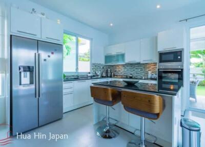 Modern Design 3 Bedrooms Pool Villa Off Soi 88 (Completed, Fully Furnished)