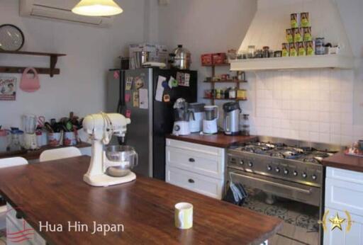 4 Bedroom House on Hin Lek Fai Hill very close to Town