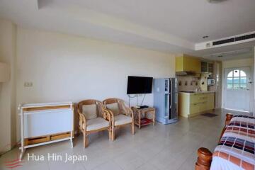 Studio unit with great sea view at Jamchuree condo