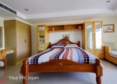 Studio unit with great sea view at Jamchuree condo