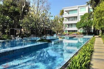 Graceful and Peaceful Beachfront Condo near Market Village