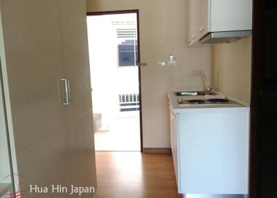 Good size studio unit in Baan Klan condominium in town centre