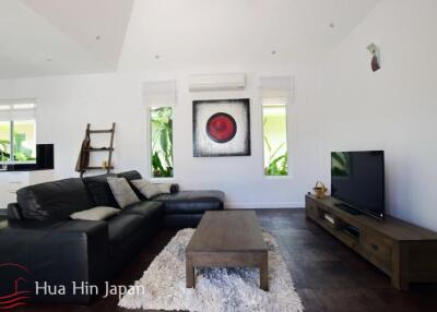 Stylish 3 Bedroom Pool Villa in popular Red Mountain project off Soi 88