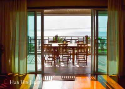 Beautiful Seaview 2 Bedroom Beachfront condo at Chaam Beach