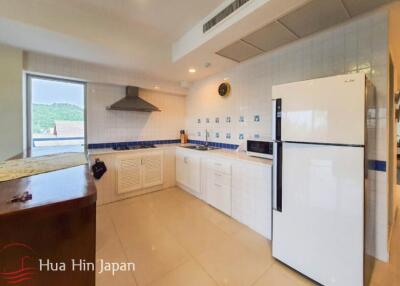 2 Bedroom Sea View Unit in Beachfront Condominium in Khao Takiab