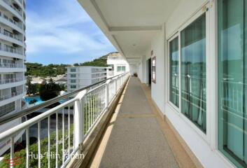 2 Bedroom Sea View Unit in walking distance to Khao Takiab Beach