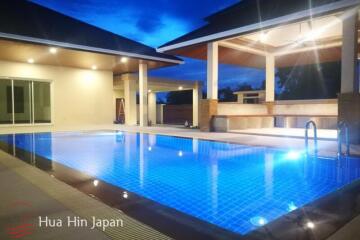 Top Quality Bali Style Pool Villa only 10 min from Downtown