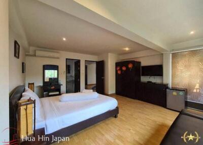 Modern 5 Bedroom Pool Villa near Khao Takiab Beach.