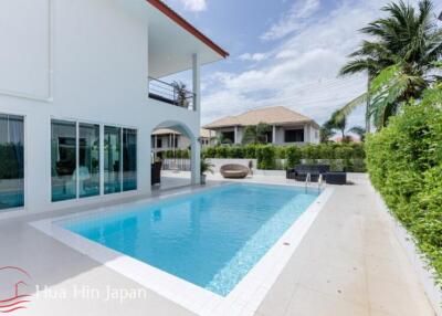 Modern 4 Bedroom Pool Villa In Great Location