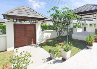 Beautiful 3 Bedrooms House Close to Makro Hua Hin (Completed, fully furnished)