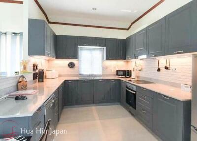 Beautiful 3 Bedrooms House Close to Makro Hua Hin (Completed, fully furnished)