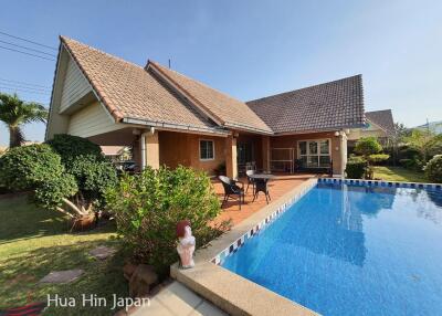 Well maintained 2 Bed 2 Bath Pool Villa on a large plot inside Residential Project on Soi 112