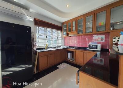 Well maintained 2 Bed 2 Bath Pool Villa on a large plot inside Residential Project on Soi 112