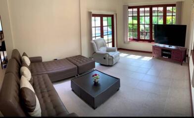 Nice 4 Bedroom Pool Villa in Great Location on Soi 102, less than 5 min to Bluport Shopping Mall