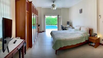 Nice 4 Bedroom Pool Villa in Great Location on Soi 102, less than 5 min to Bluport Shopping Mall