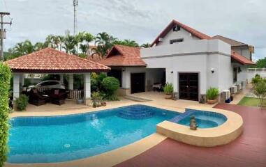 Nice 4 Bedroom Pool Villa in Great Location on Soi 102, less than 5 min to Bluport Shopping Mall