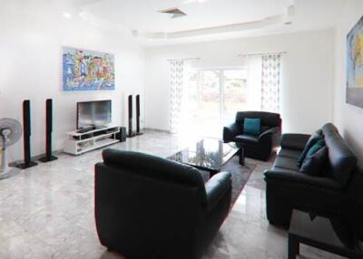 Nice 3 bedroom pool villa for sale on Soi 6 Hua Hin