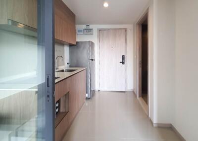 Nice Studio room at New Luxurious Condo only 2 km from the Centre (Completed, furnished)