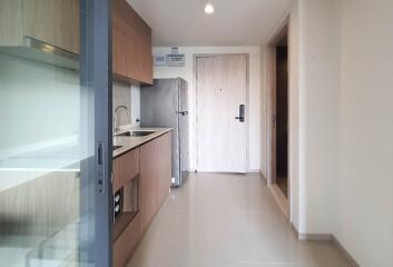 Nice Studio room at New Luxurious Condo only 2 km from the Centre (Completed, furnished)